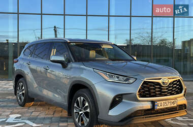 Внедорожник / Кроссовер Toyota Highlander 2021 в Киеве