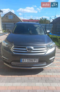 Внедорожник / Кроссовер Toyota Highlander 2010 в Яготине