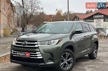 Внедорожник / Кроссовер Toyota Highlander 2017 в Виннице