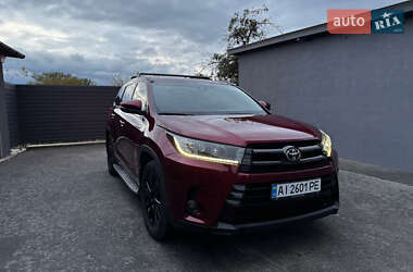 Внедорожник / Кроссовер Toyota Highlander 2019 в Чернигове