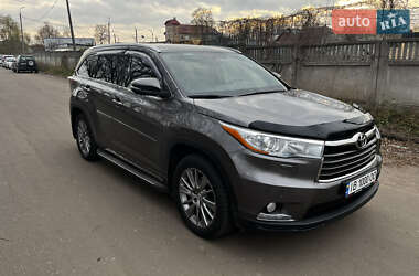 Внедорожник / Кроссовер Toyota Highlander 2014 в Чернигове