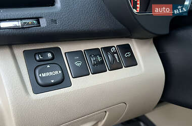 Внедорожник / Кроссовер Toyota Highlander 2011 в 