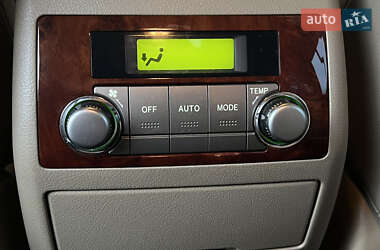 Внедорожник / Кроссовер Toyota Highlander 2011 в 