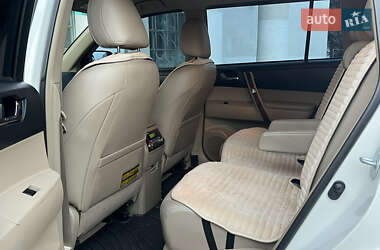 Внедорожник / Кроссовер Toyota Highlander 2011 в 