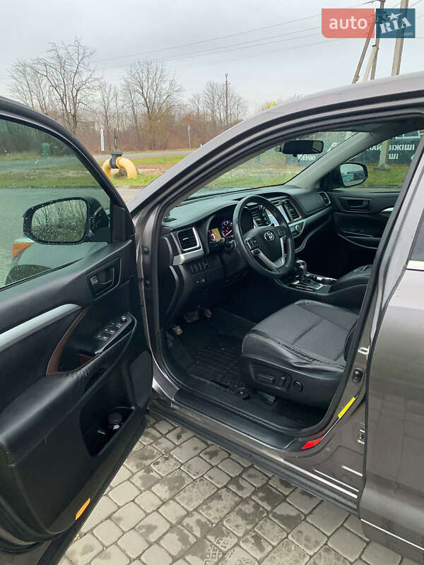 Внедорожник / Кроссовер Toyota Highlander 2015 в Львове