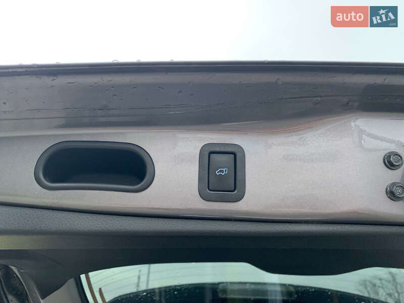 Внедорожник / Кроссовер Toyota Highlander 2015 в Львове