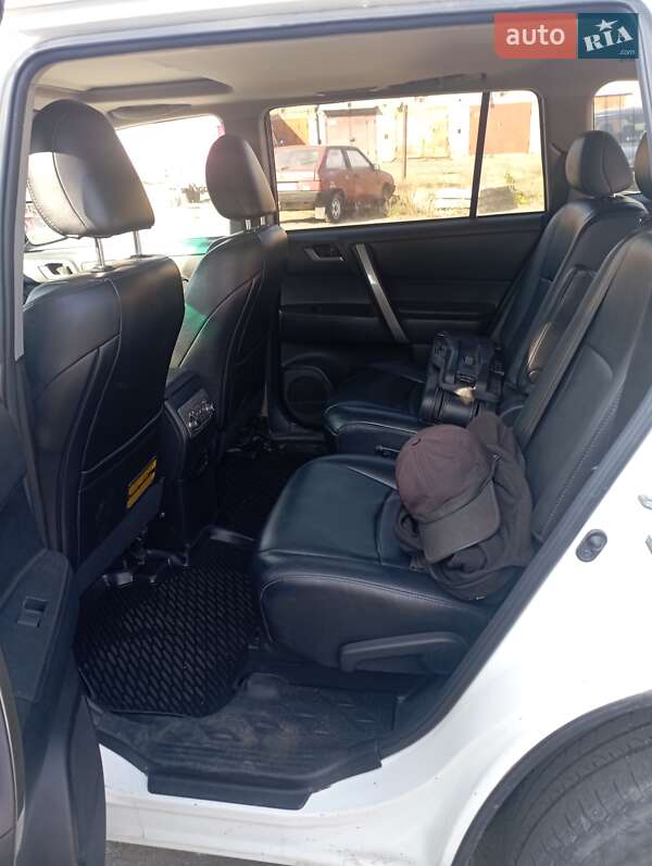 Позашляховик / Кросовер Toyota Highlander 2013 в Харкові
