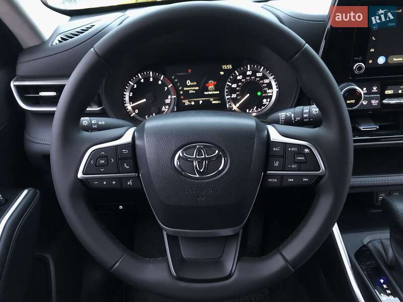 Позашляховик / Кросовер Toyota Highlander 2023 в Луцьку