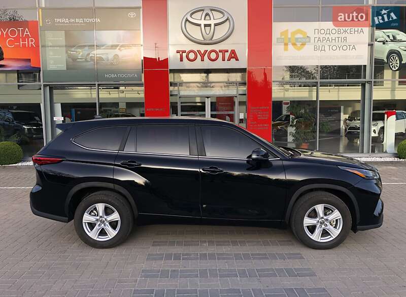 Позашляховик / Кросовер Toyota Highlander 2023 в Луцьку