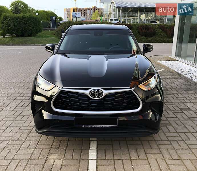 Позашляховик / Кросовер Toyota Highlander 2023 в Луцьку