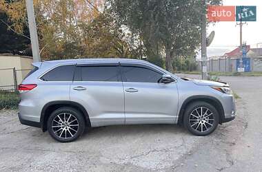 Внедорожник / Кроссовер Toyota Highlander 2017 в Одессе