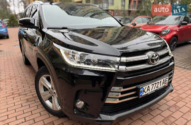 Позашляховик / Кросовер Toyota Highlander 2019 в Києві