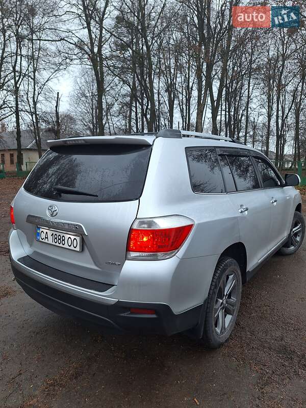 Позашляховик / Кросовер Toyota Highlander 2013 в Монастирищеві