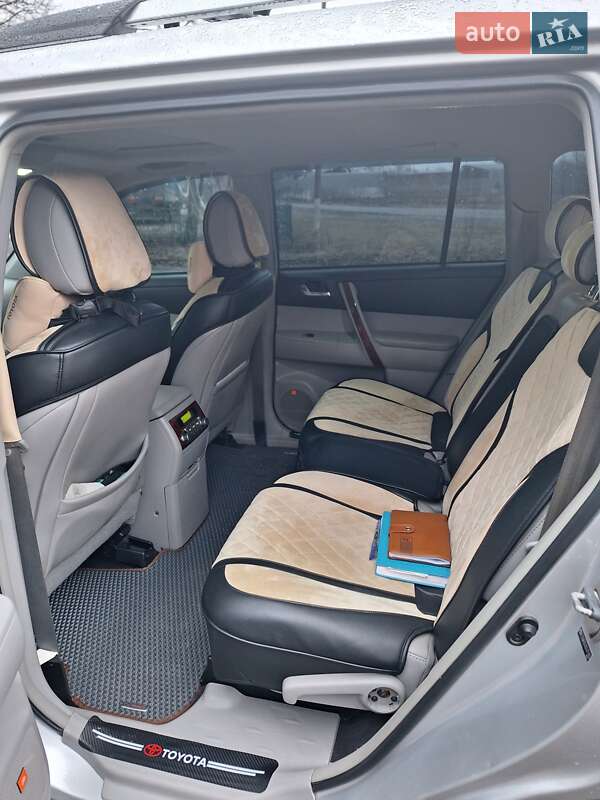 Позашляховик / Кросовер Toyota Highlander 2013 в Монастирищеві