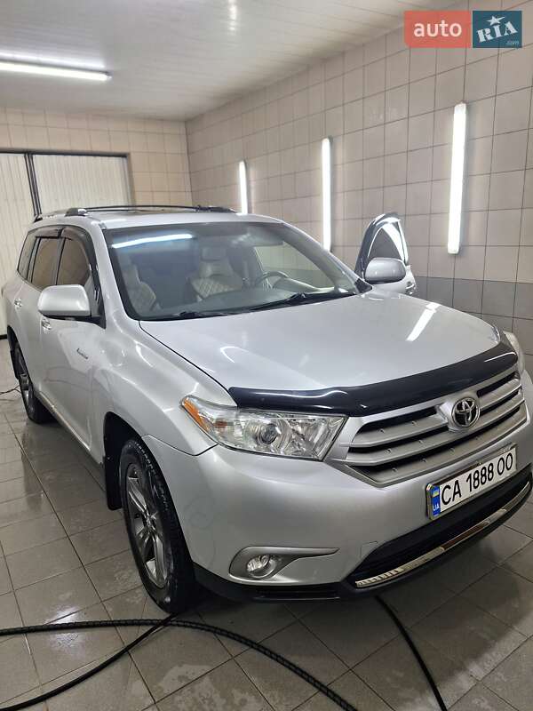 Позашляховик / Кросовер Toyota Highlander 2013 в Монастирищеві