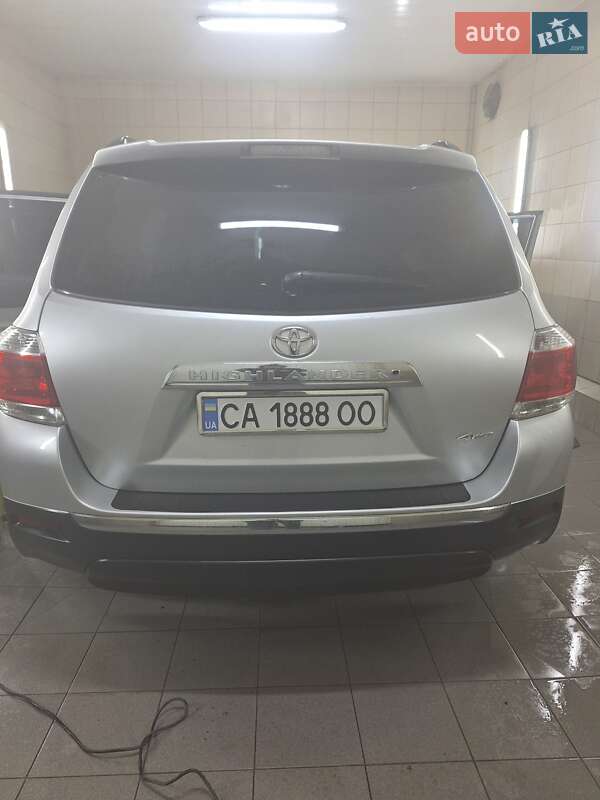 Позашляховик / Кросовер Toyota Highlander 2013 в Монастирищеві