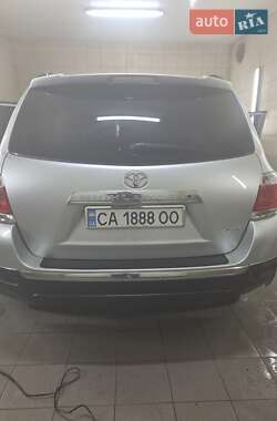 Внедорожник / Кроссовер Toyota Highlander 2013 в 