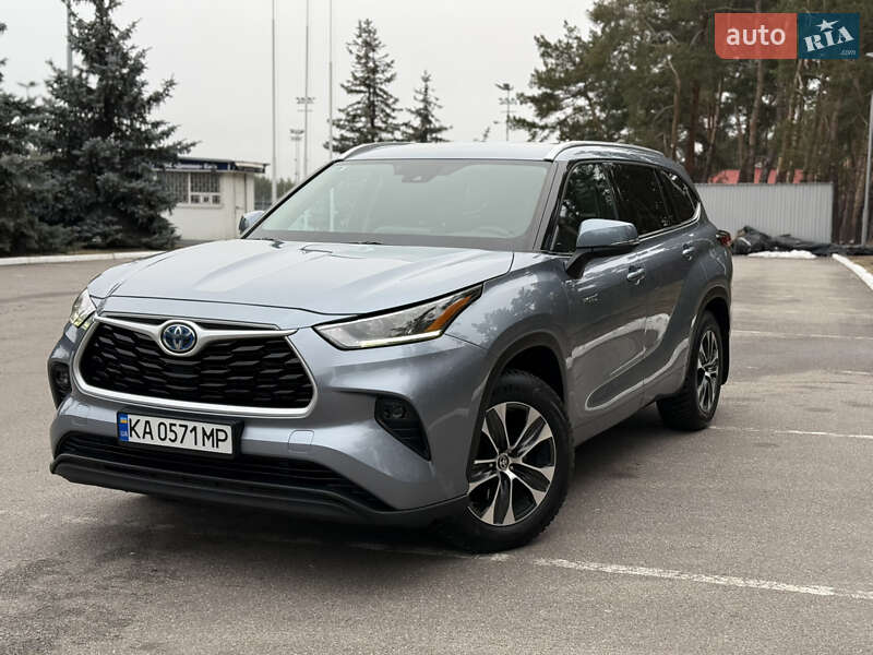 Внедорожник / Кроссовер Toyota Highlander 2021 в 