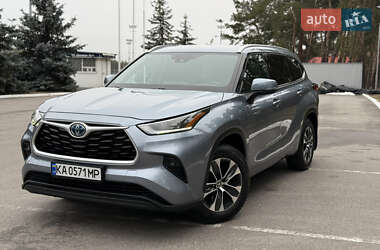 Внедорожник / Кроссовер Toyota Highlander 2021 в 