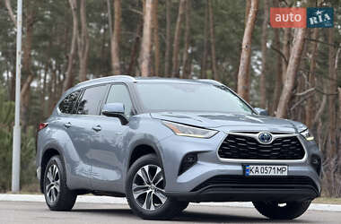 Внедорожник / Кроссовер Toyota Highlander 2021 в 