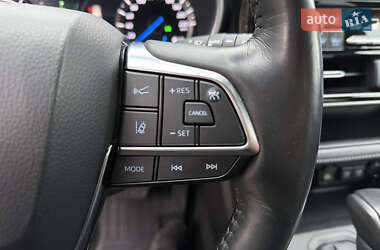 Внедорожник / Кроссовер Toyota Highlander 2021 в 