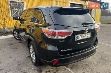 Внедорожник / Кроссовер Toyota Highlander 2014 в Николаеве