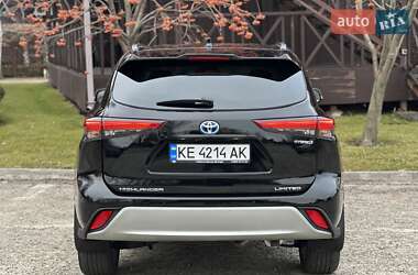 Внедорожник / Кроссовер Toyota Highlander 2023 в 