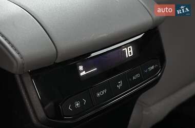Внедорожник / Кроссовер Toyota Highlander 2023 в 