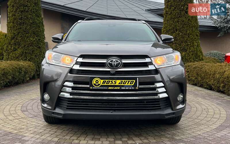 Позашляховик / Кросовер Toyota Highlander 2017 в Львові