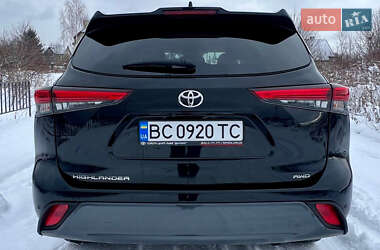 Позашляховик / Кросовер Toyota Highlander 2022 в Львові