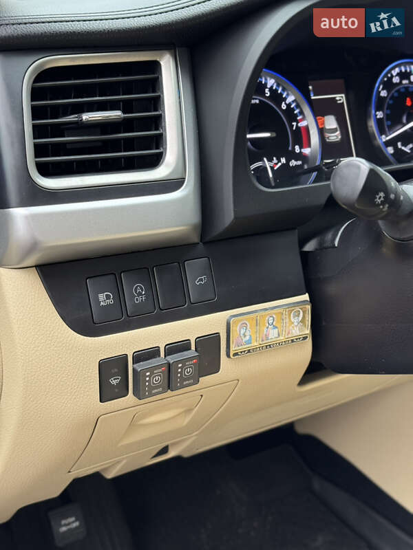 Внедорожник / Кроссовер Toyota Highlander 2017 в Барышевке фото 13 Внедорожник / Кроссовер Toyota Highlander 2017 в Барышевке