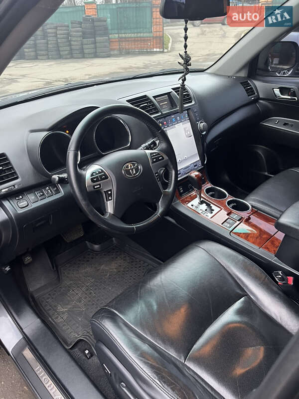 Внедорожник / Кроссовер Toyota Highlander 2012 в Днепре