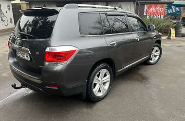 Внедорожник / Кроссовер Toyota Highlander 2012 в Днепре