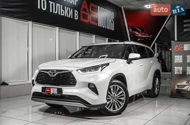 Внедорожник / Кроссовер Toyota Highlander 2024 в Одессе