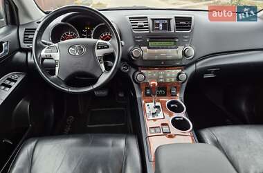 Внедорожник / Кроссовер Toyota Highlander 2010 в Киеве