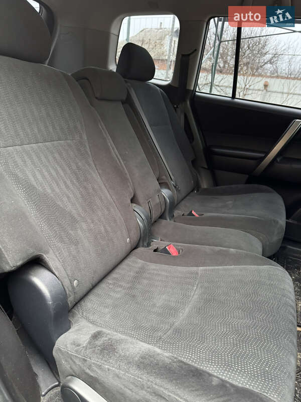 Внедорожник / Кроссовер Toyota Highlander 2011 в Ахтырке фото 42 Внедорожник / Кроссовер Toyota Highlander 2011 в Ахтырке