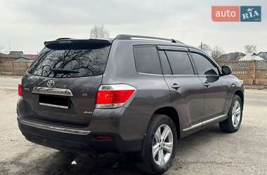 Позашляховик / Кросовер Toyota Highlander 2013 в Охтирці