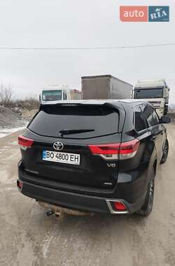 Внедорожник / Кроссовер Toyota Highlander 2017 в Тернополе