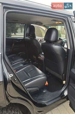 Внедорожник / Кроссовер Toyota Highlander 2010 в 