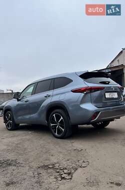 Позашляховик / Кросовер Toyota Highlander 2020 в 