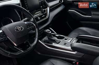 Позашляховик / Кросовер Toyota Highlander 2020 в 