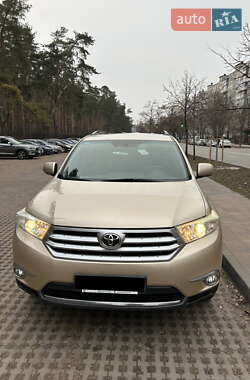 Внедорожник / Кроссовер Toyota Highlander 2010 в Киеве