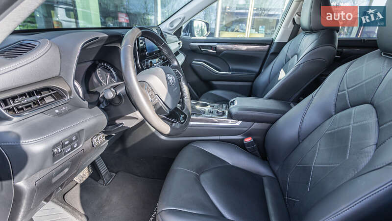 Внедорожник / Кроссовер Toyota Highlander 2020 в Днепре