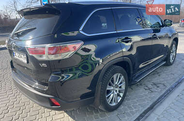 Внедорожник / Кроссовер Toyota Highlander 2014 в Золочеве