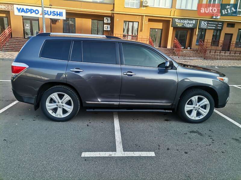 Внедорожник / Кроссовер Toyota Highlander 2012 в Киеве
