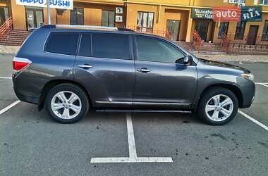 Внедорожник / Кроссовер Toyota Highlander 2012 в 