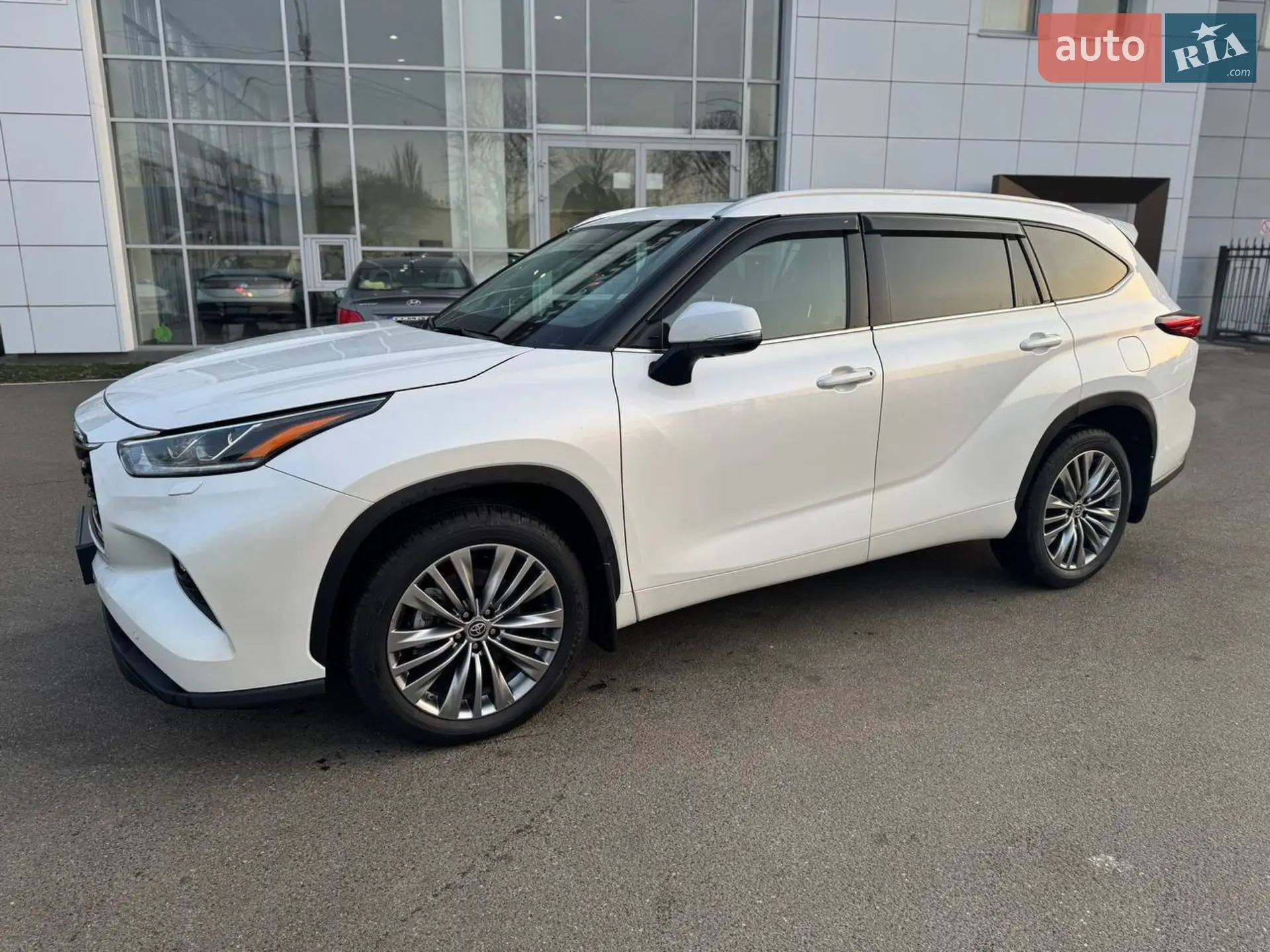 2020 Toyota Highlander - фото 1