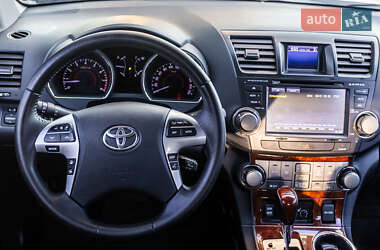 Внедорожник / Кроссовер Toyota Highlander 2013 в Днепре