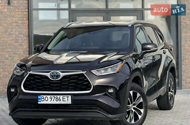 Внедорожник / Кроссовер Toyota Highlander 2021 в Тернополе