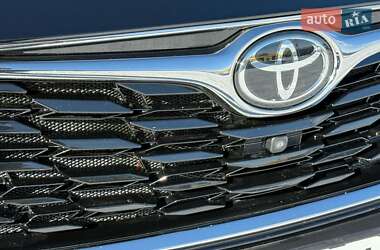 Внедорожник / Кроссовер Toyota Highlander 2022 в 